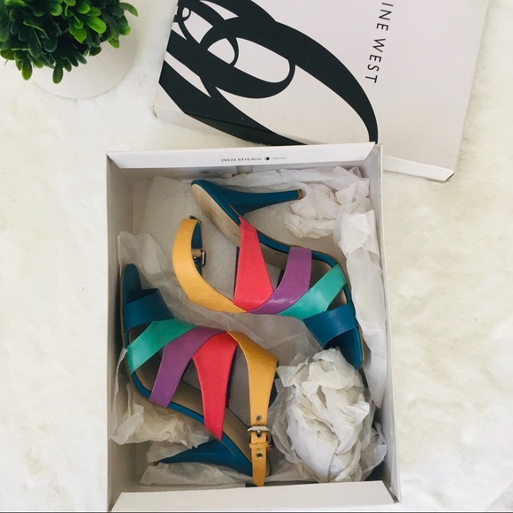 2/$22 🛍️✨ Nine West multi-tone heels - Picture 4 of 6